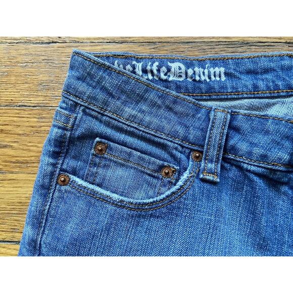 AZZURE ‘The Perfect Fit’ Distressed Cropped Low-Rise Jeans sz 26W x 22L - Picture 3 of 16